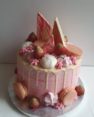 Pink/white choc drip & treats