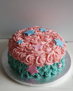 Gender reveal buttercream swirls