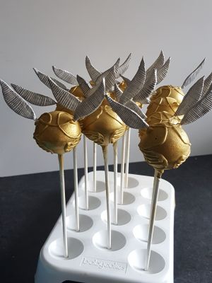 Golden snitch pops