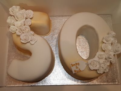 50 golden wedding with roses