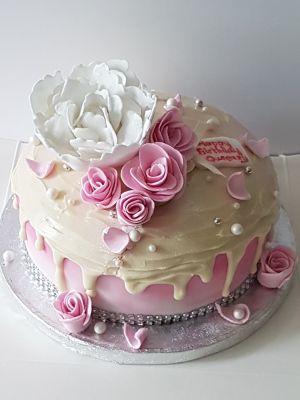Peony & Rose drip cake