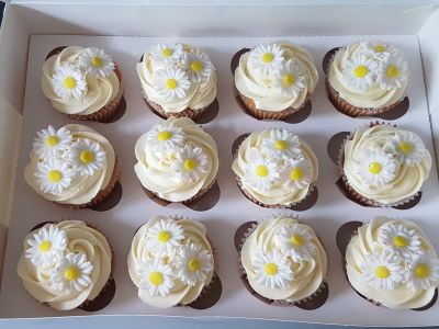 Buttercream & daisies