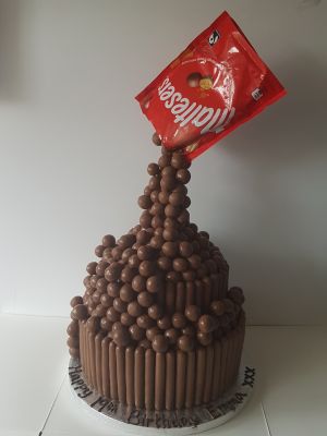 Medium 2 tier Anti Gravity Malteser