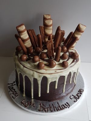 Kinder Bueno white choc drip