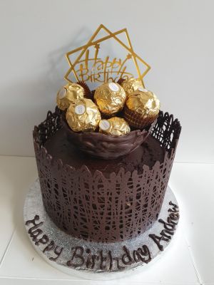 Chocolate lace & Ferrero Rocher