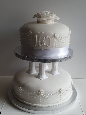 2 tier with pillars