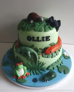 2 tier reptile cake