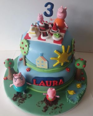 2 tier Peppa pig picnic