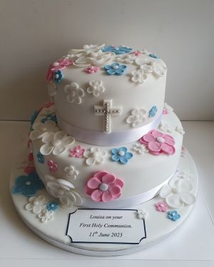 Pastels first Holy Communion cake