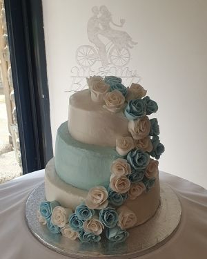 Baby blue & white trailing roses