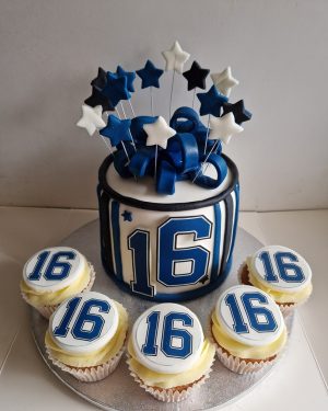 Sports cake & cupcakes