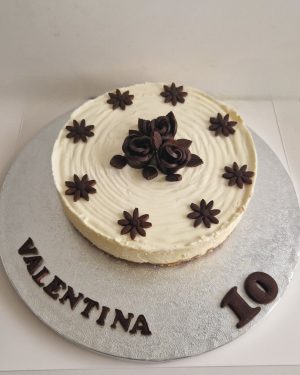 Baked cheesecake & chocolate flowers