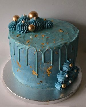 Blue & gold drip cake