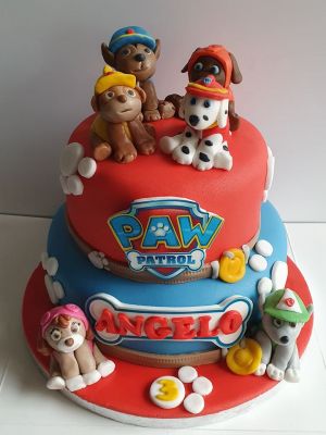 2 tier Paw patrol/edible figures