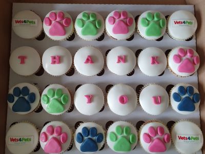 Paw print cupcakes