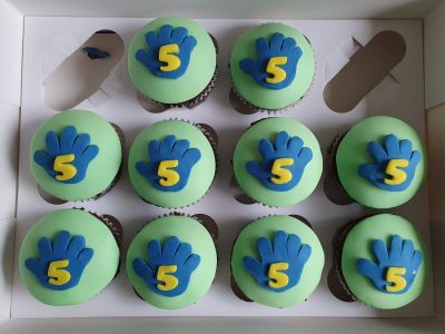 hi-5 cupcakes